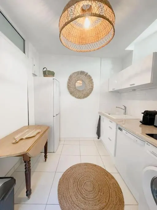 Petit Patio - 2 Chambres - Centre Ville - Climatisation Cassis France