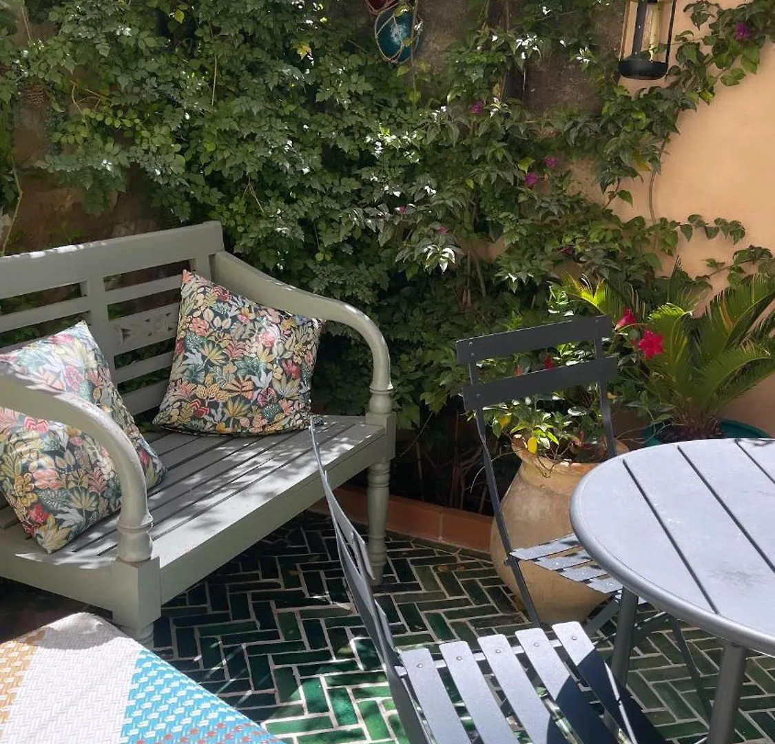 Petit Patio - 2 Chambres - Centre Ville - Climatisation Cassis 0*,  France